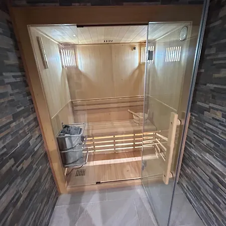 Le Domaine Du Bez De Michel Piscine Sauna Hammam 度假居 Saint-Laurent-dʼOlt