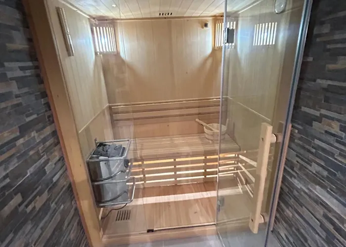 Le Domaine Du Bez De Michel Piscine Sauna Hammam Nyaraló Saint-Laurent-dʼOlt